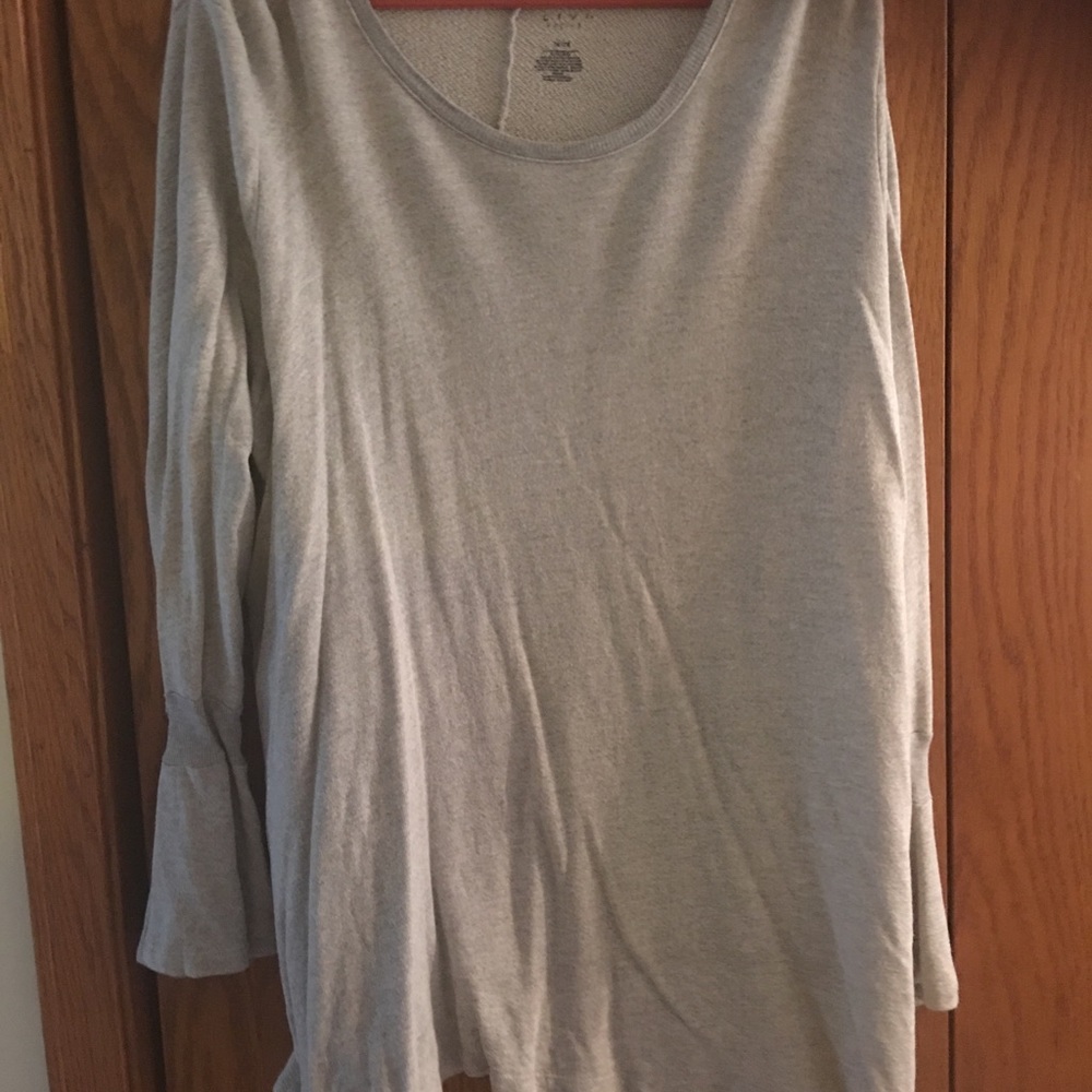 Bell sleeved sweatshirt size 26/28